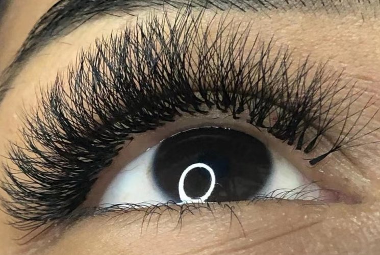 Make Your Valentine’s Day Complete with Perfect Lashes