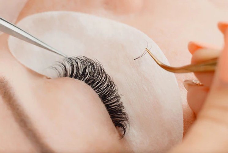 Do you ever need to take a break from eyelash extensions?