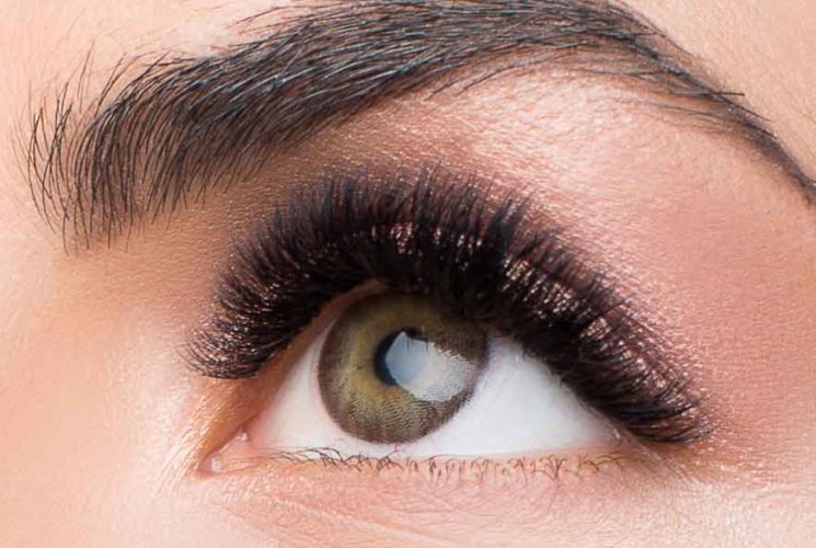 A masterpiece: defining eyelash extensions to a new level with quality