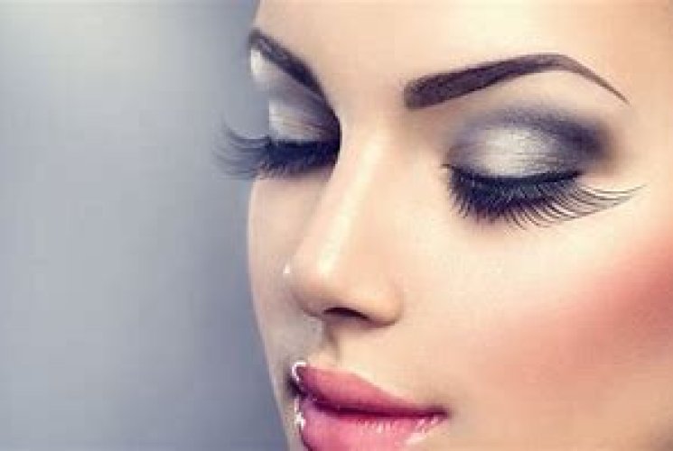 Eyelash Extensions: The Beauty Trend Transforming Eyes Worldwide